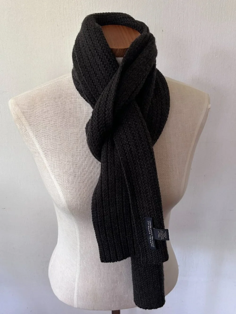Banana Republic Gray Merino Wool Knit Scarf Old Money Preppy Quiet Luxury